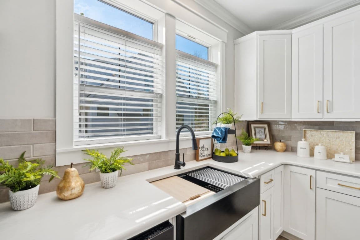 Whitfield cape kitchen home features