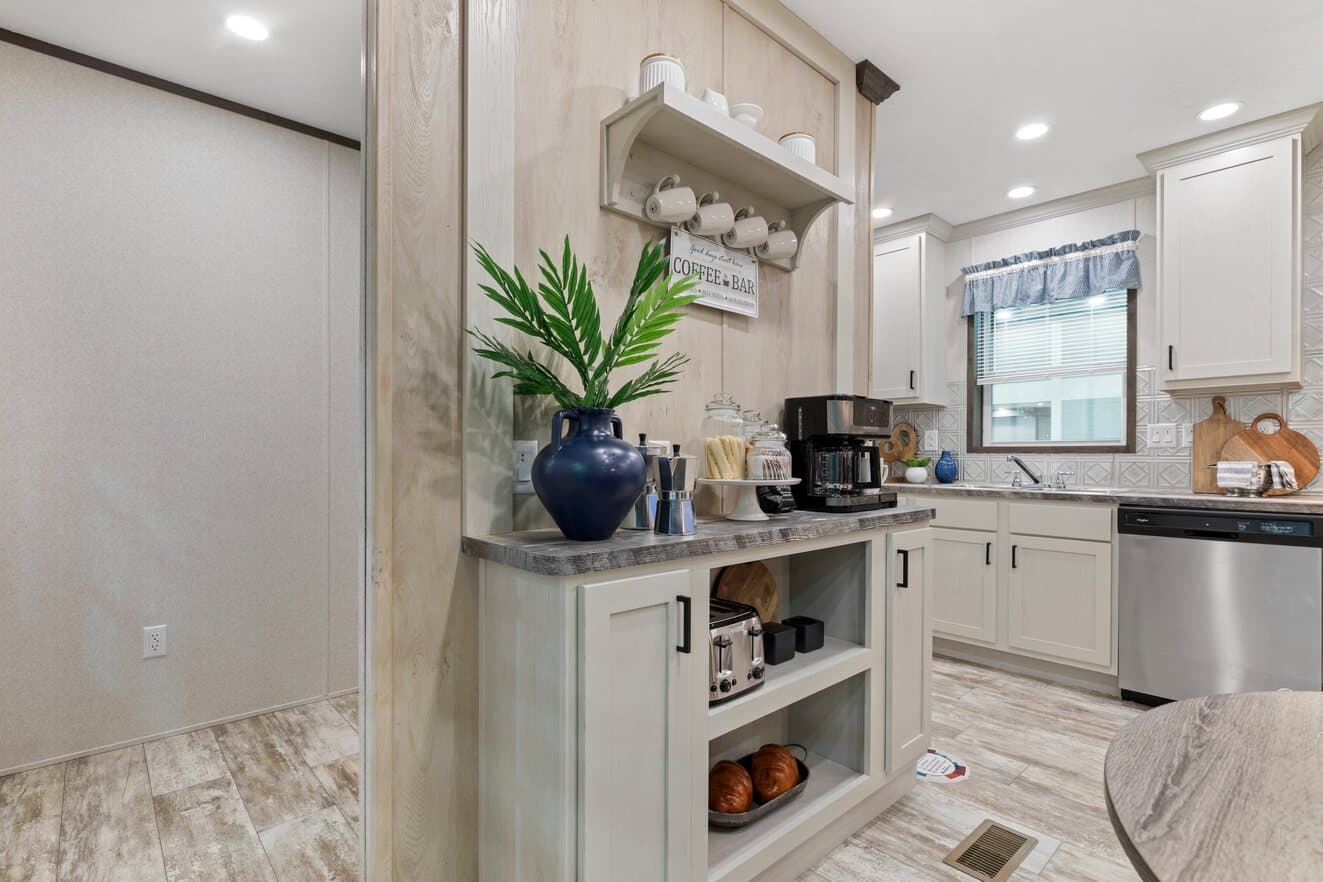 Tesla 24523 interior home features