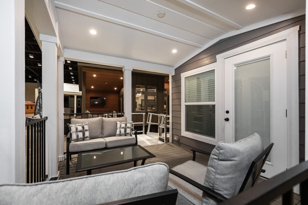 Blue springs exterior home features