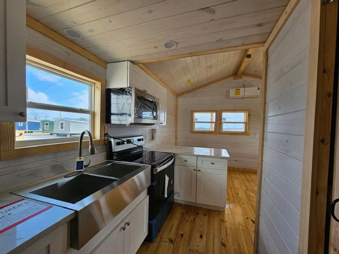 Starry skies | 4b 103 special kitchen home features