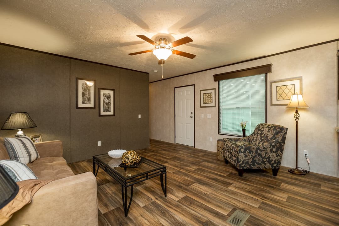 Eldora 188500 interior home features