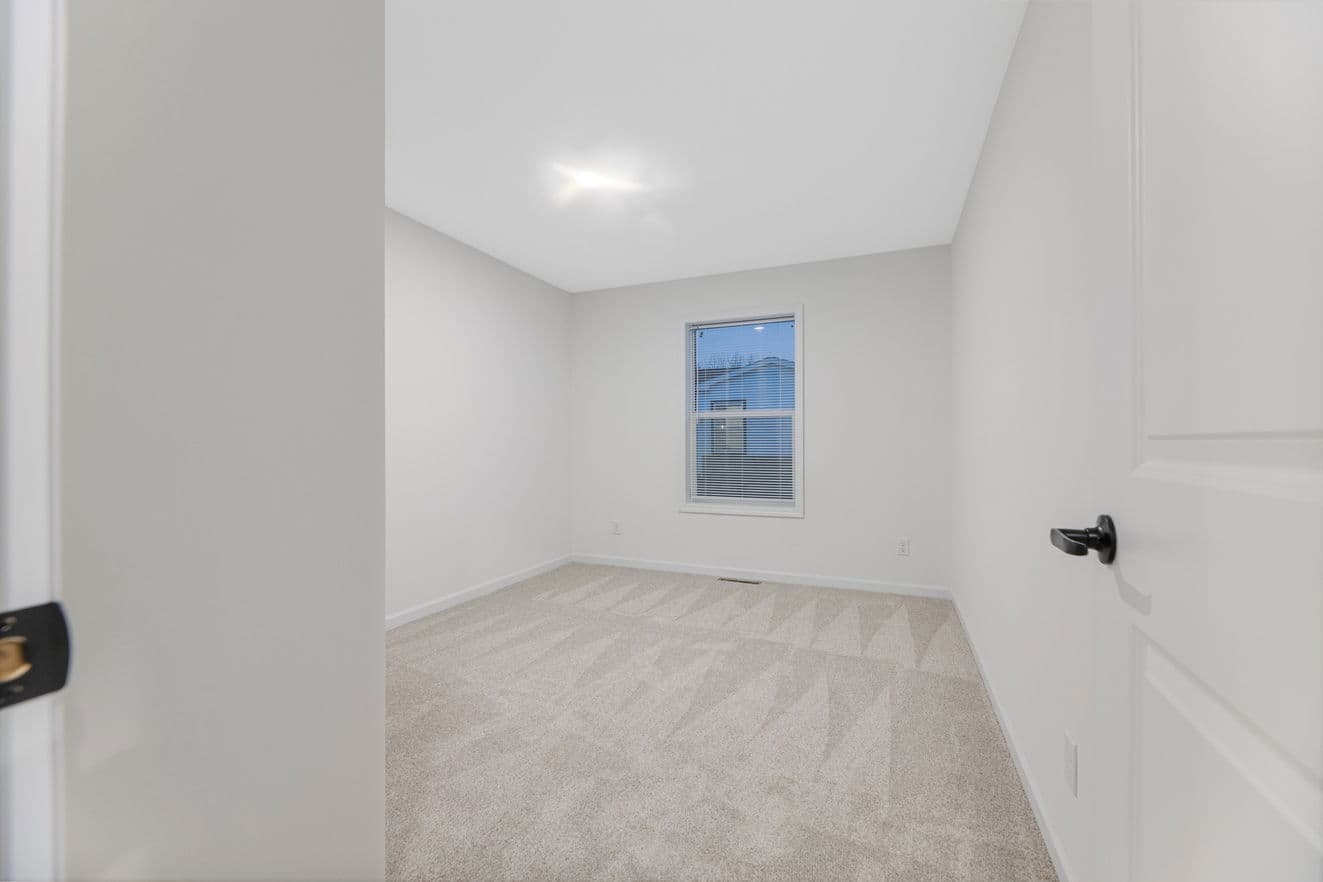 The mille lacs 184051 bedroom home features