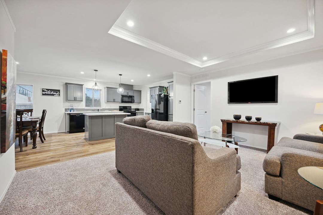 Millcreek 4400-6 interior home features