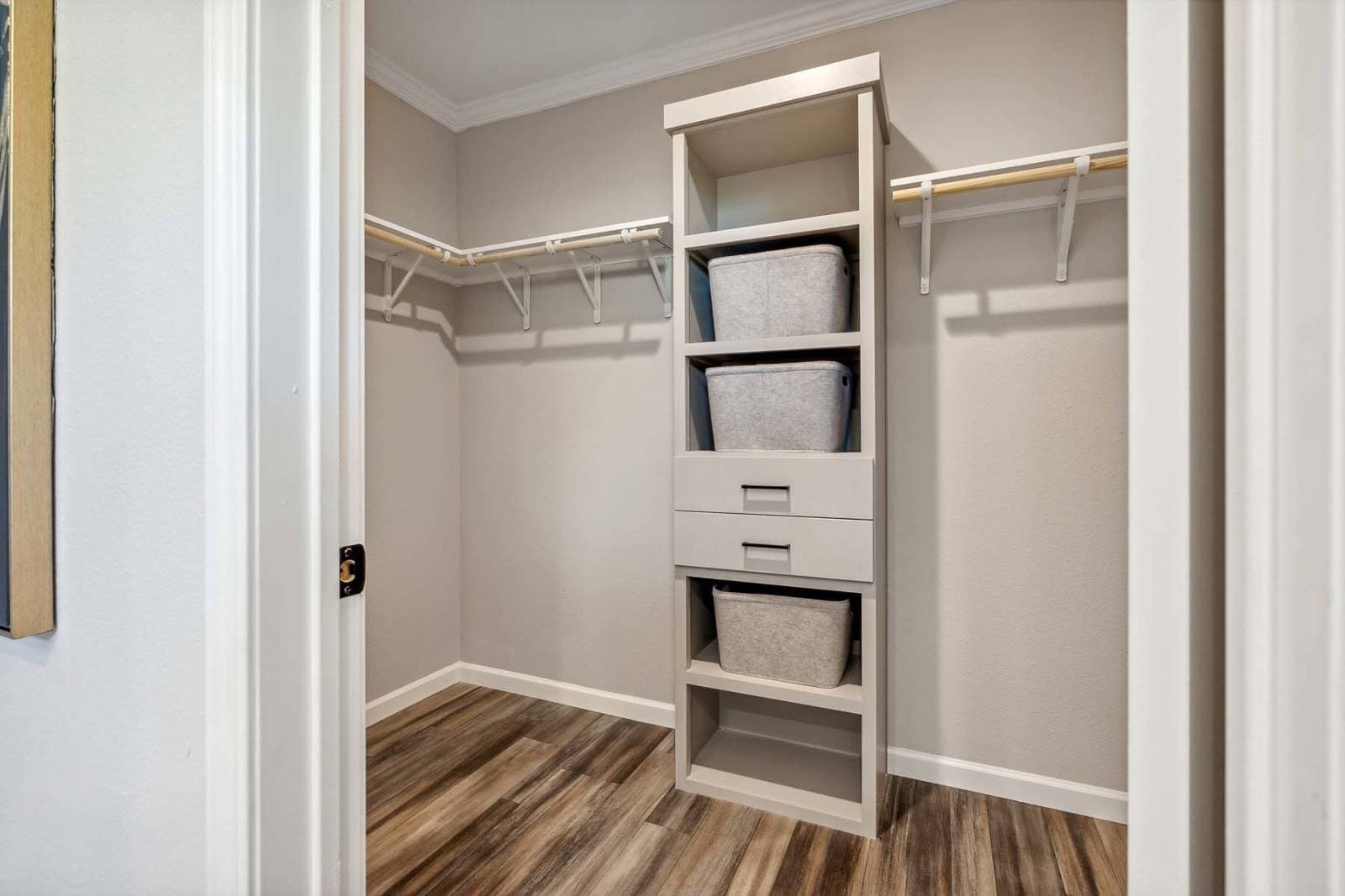 Innovation 3268h bathroom home features