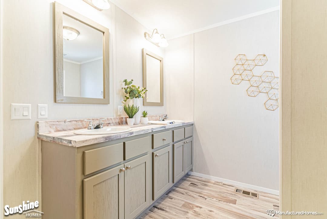 Arc1680-8004 bathroom home features