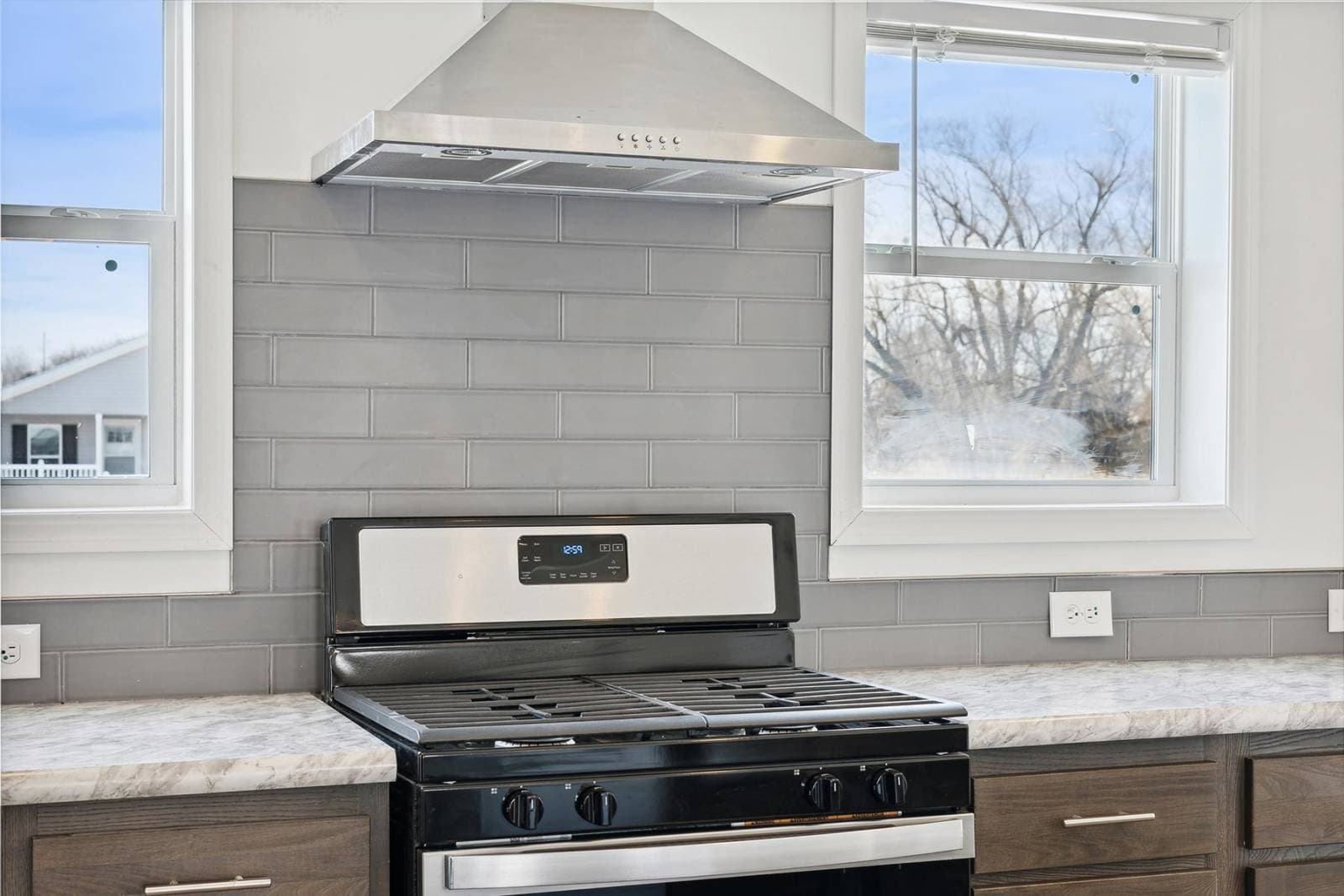 N600 kitchen home features