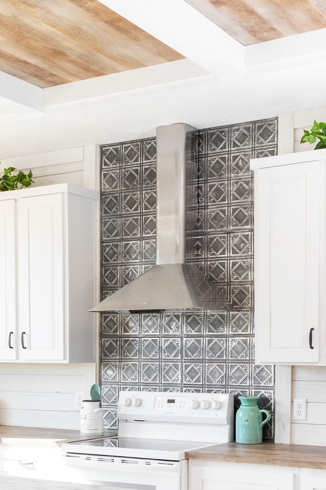 1434 carolina "southern belle" kitchen home features