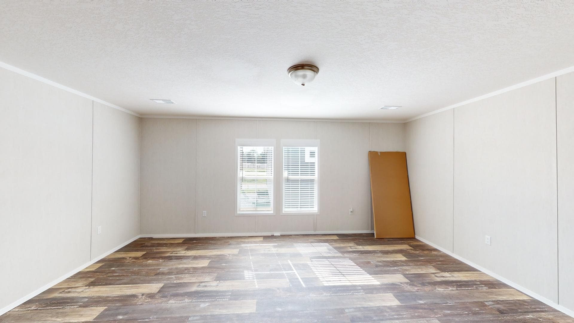 Arc3280-7501 bedroom home features