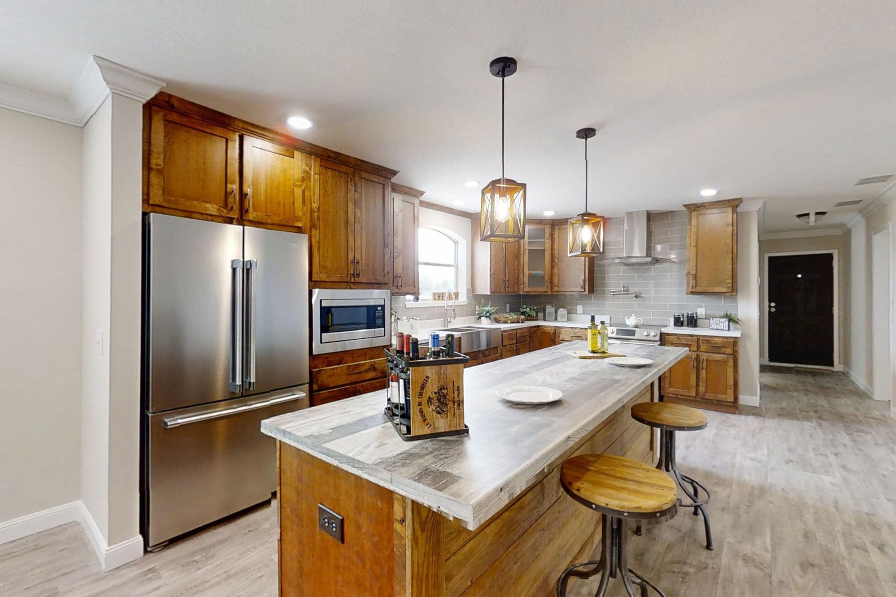 Pri3270-2014 kitchen home features