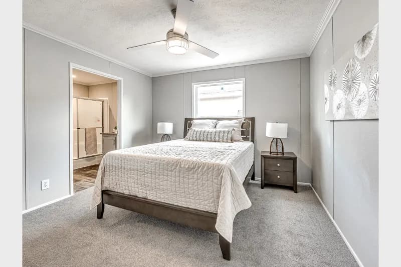 Prairie dune 8810 bedroom home features