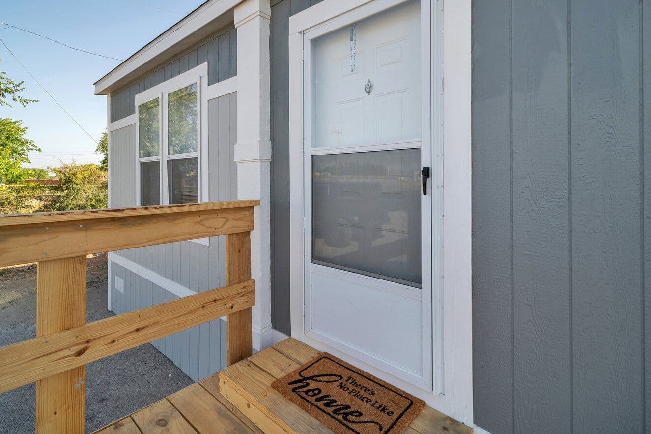 Valu premier 32684g exterior home features