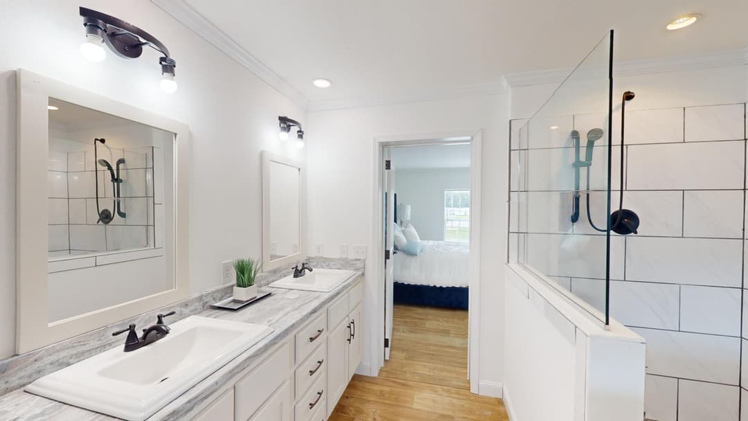 Pri3284-2010 bathroom home features