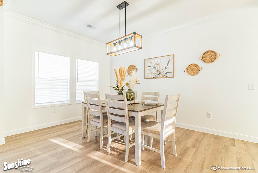 Pri3284-2058 interior home features