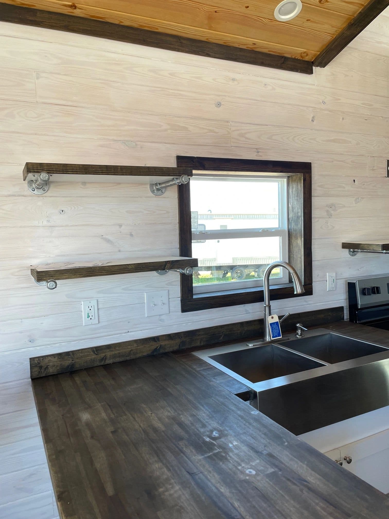 Evergreen cottage | 4b 105 kitchen home features