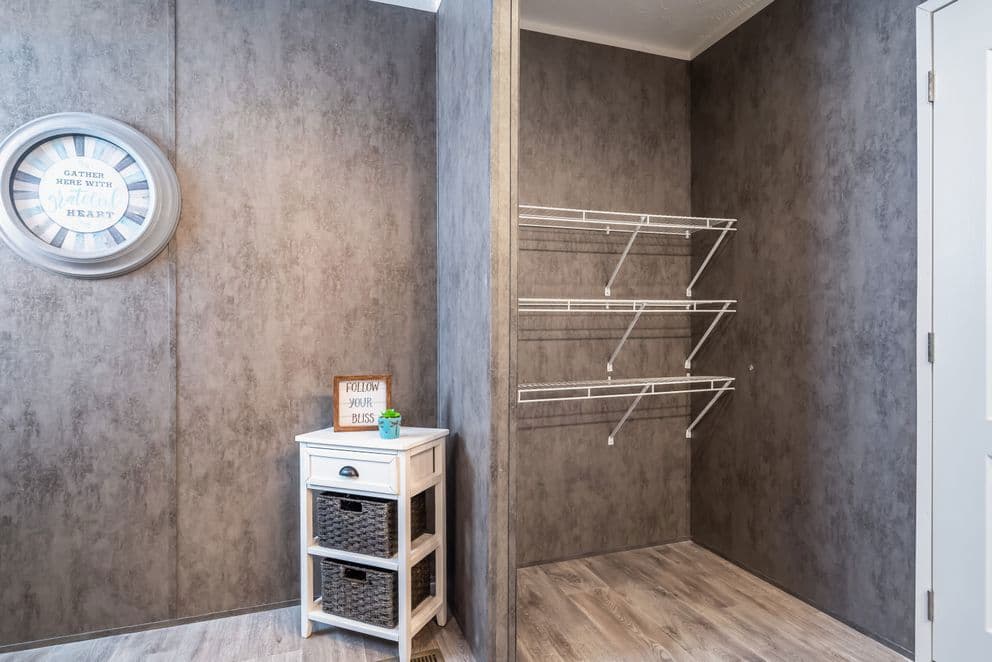 Tradition 52b interior home features