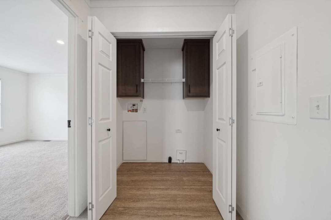 Encore bedroom home features