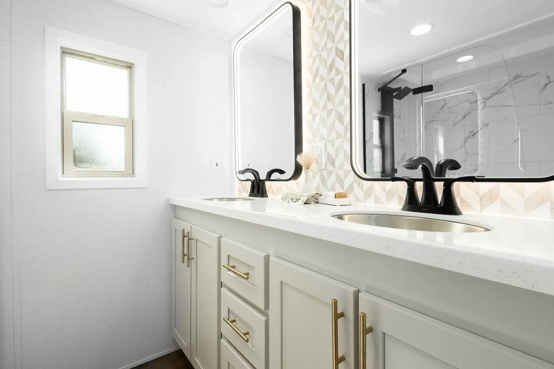 Eldorado 9081p bathroom home features