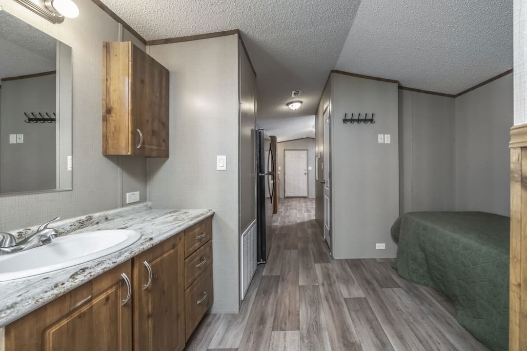 Select s-1234-31a bathroom and bedroom home features