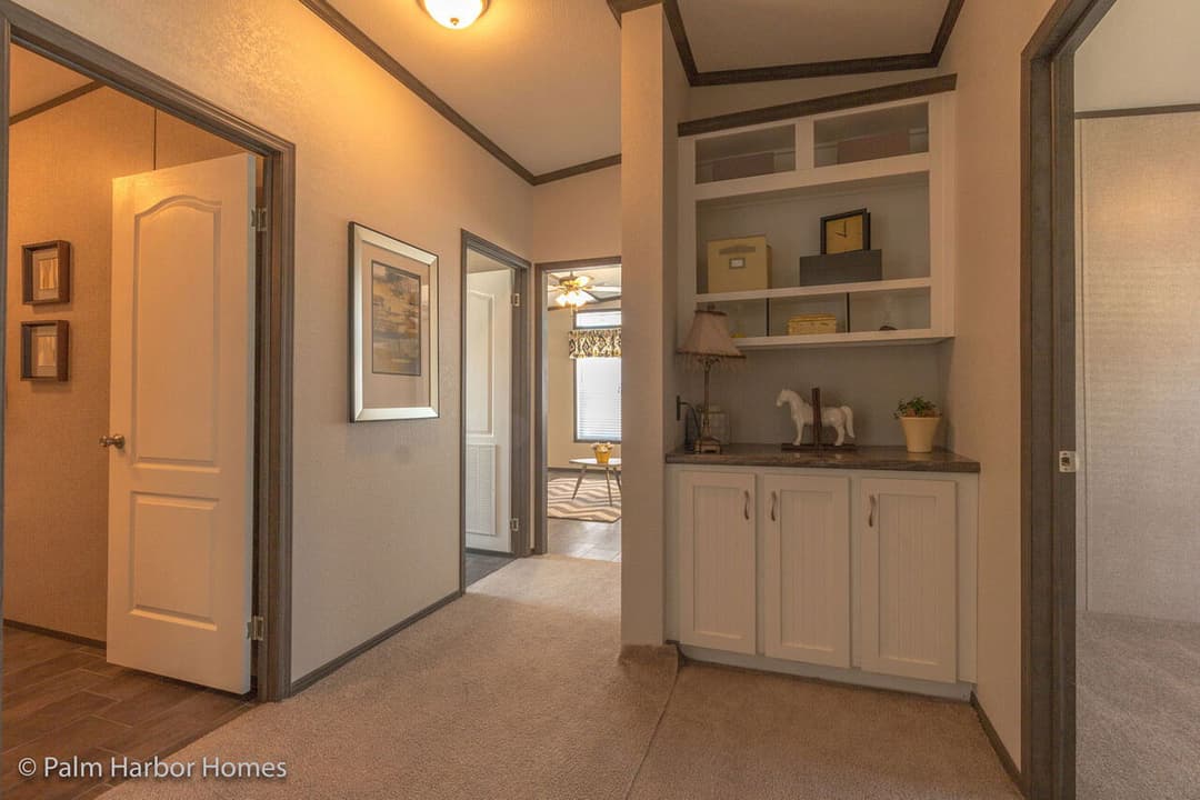 Carrington 30764c interior home features