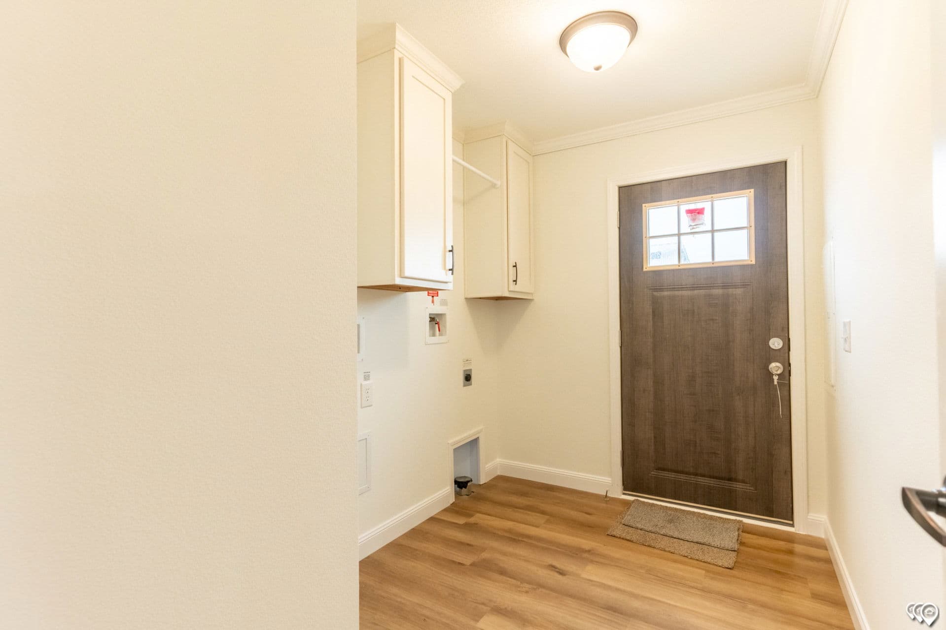 Pri3280-2071 interior home features