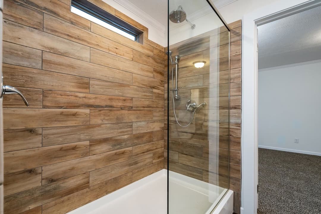 Sipsey bathroom home features