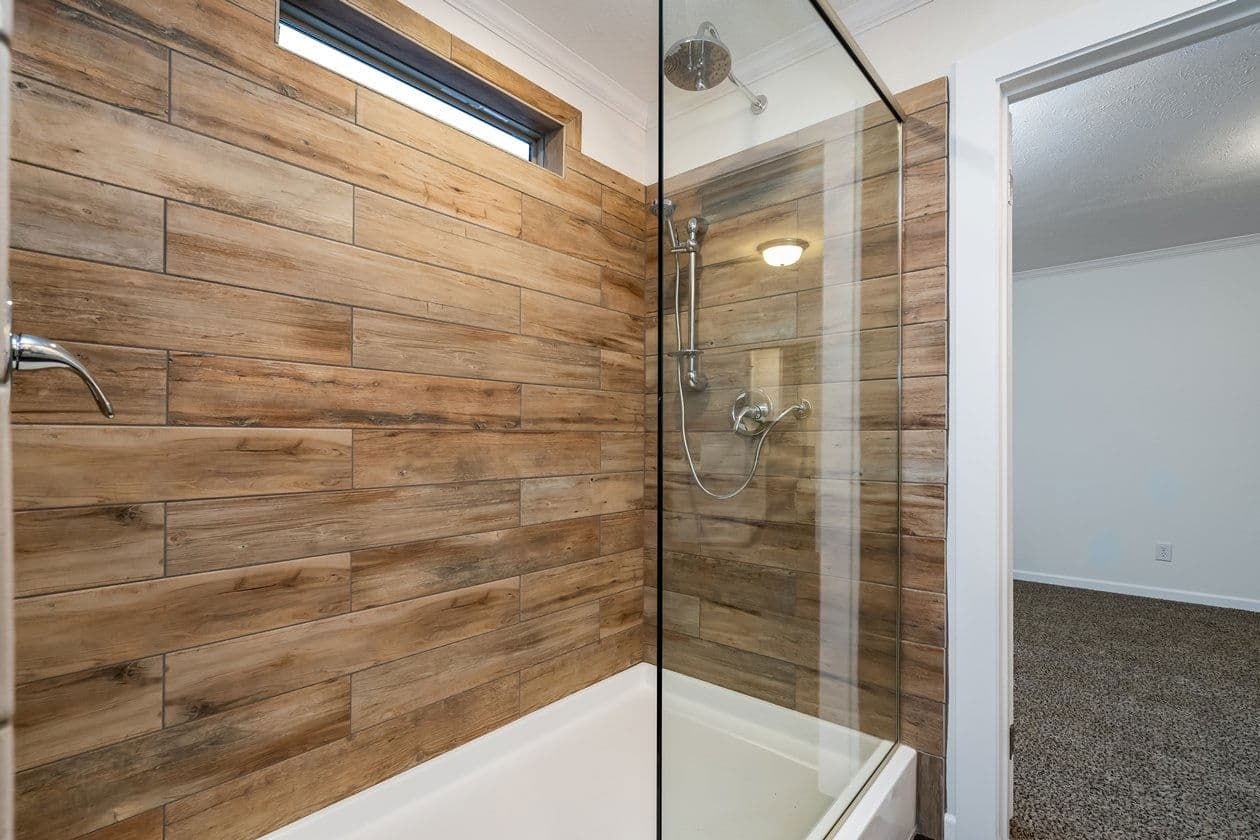 Sipsey bathroom home features