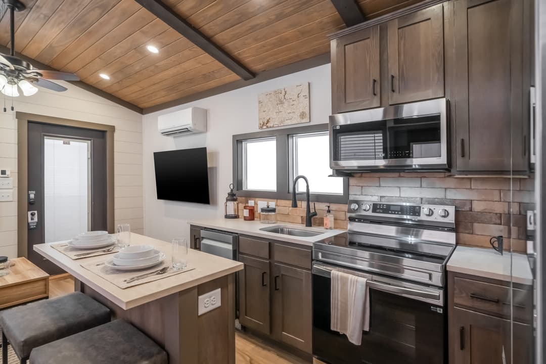 Skyway kitchen home features