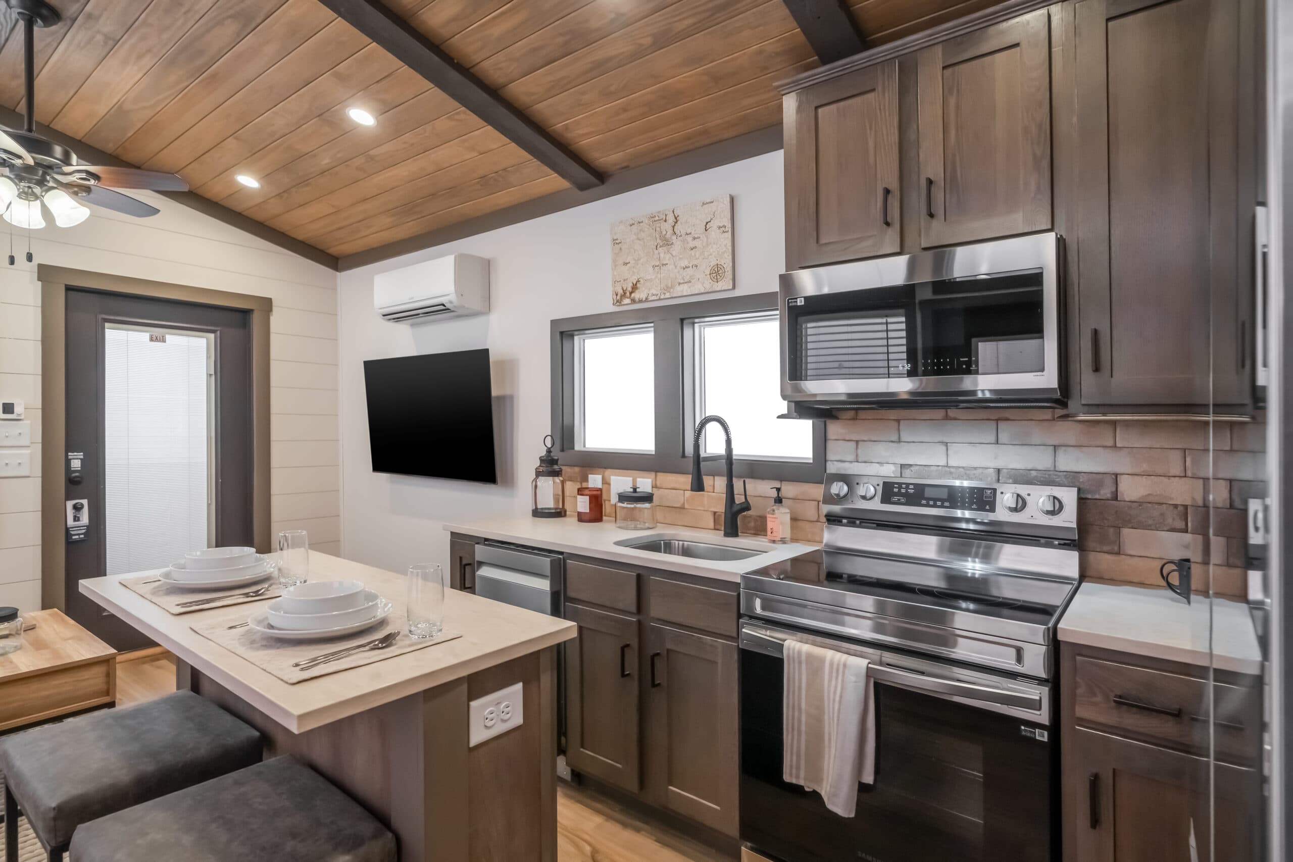 Skyway kitchen home features