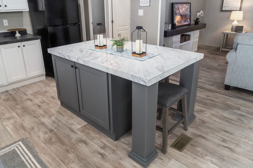 Tradition 52b kitchen home features