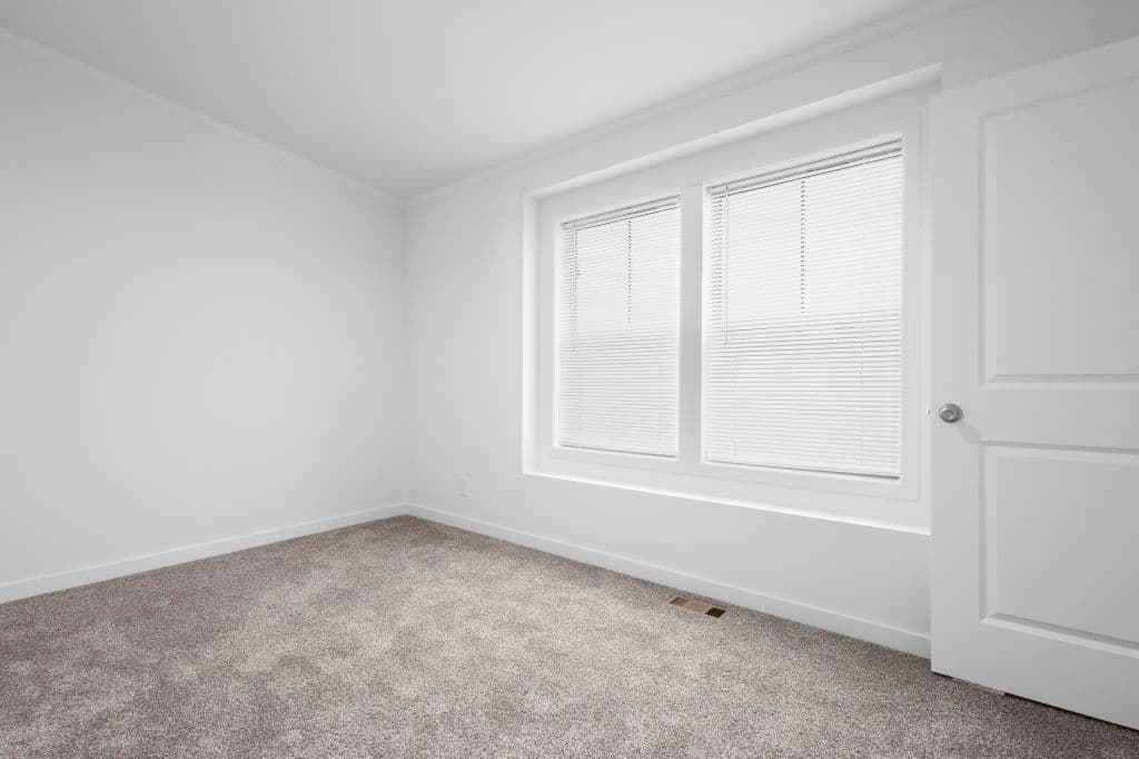 3w1501-p bedroom home features