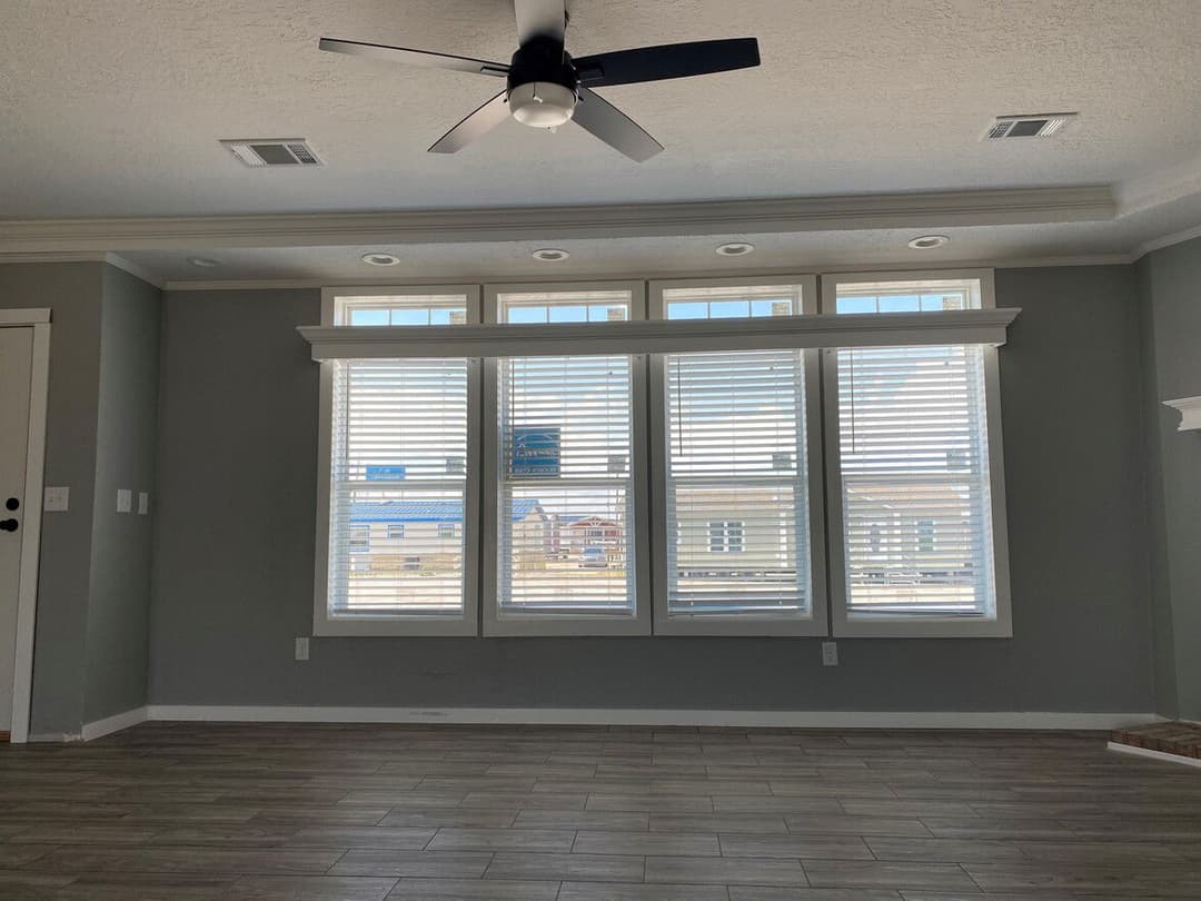 Solitaire 32824a interior home features