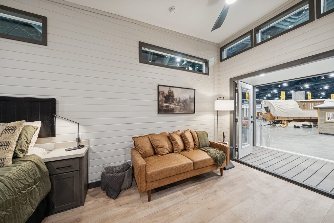 Cottonwood 14361h interior home features