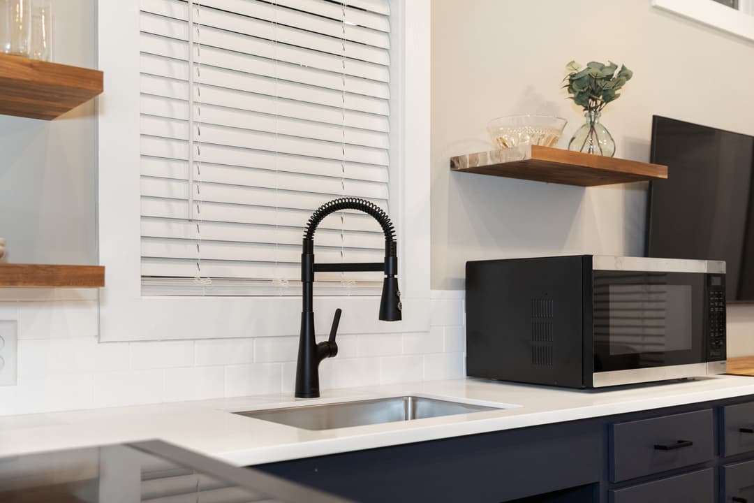 Blue springs kitchen home features