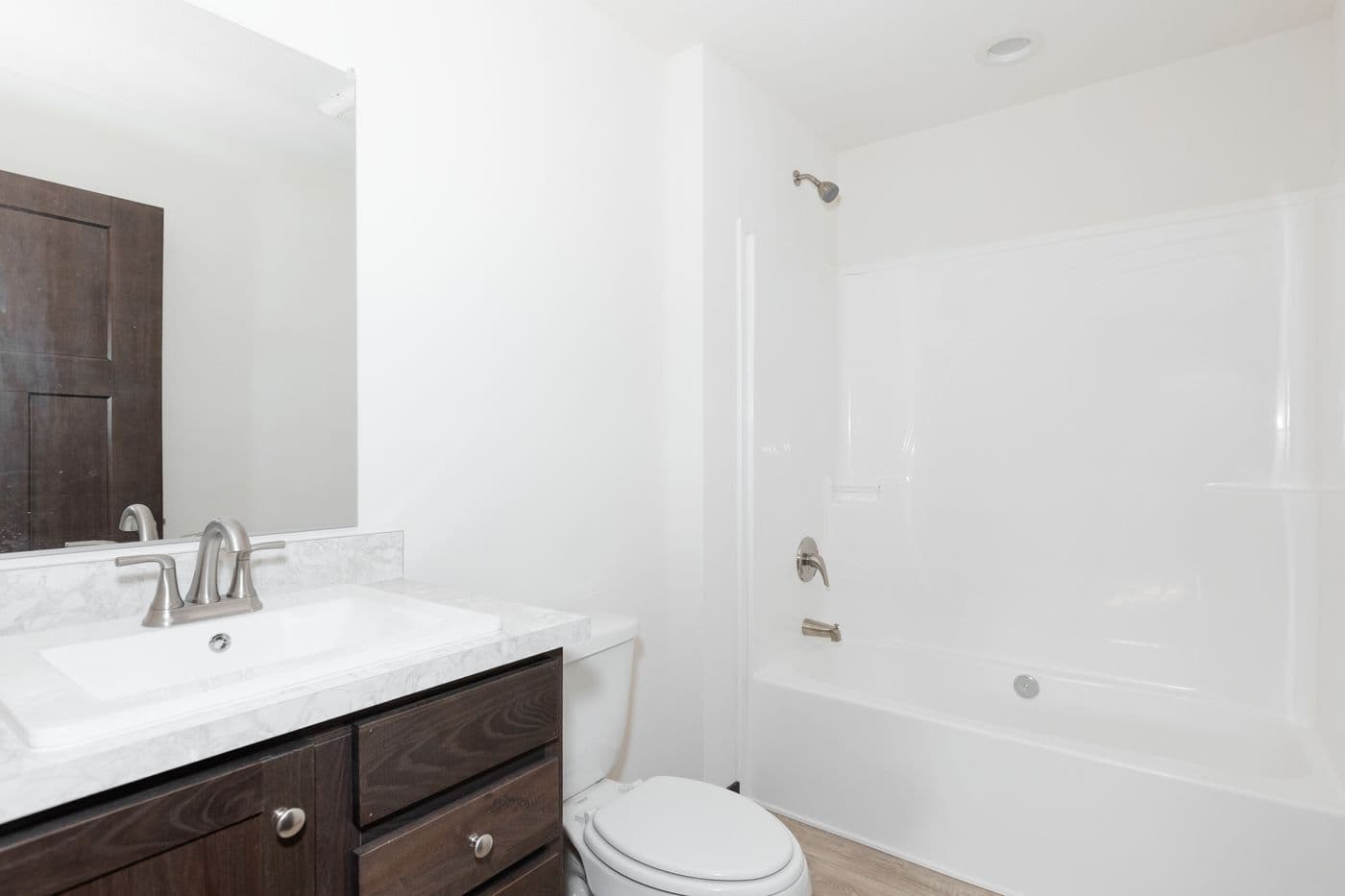 Tompkins blvd bathroom home features