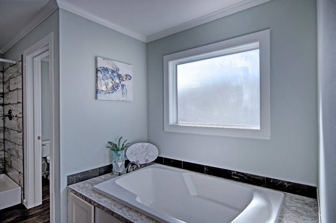 Sardis bathroom home features