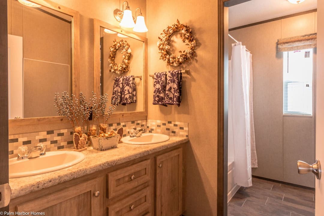 Carrington 30643c bathroom home features