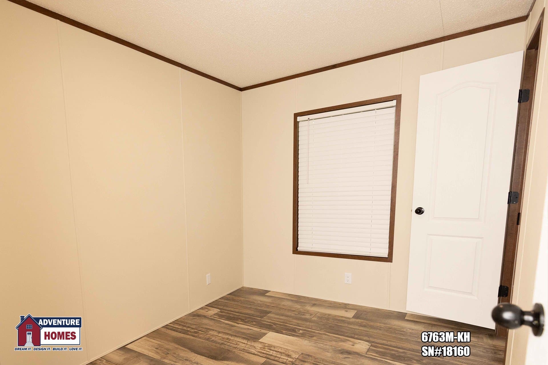 6763m-kh bedroom home features