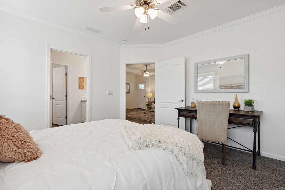 Silver springs 5029 bedroom home features