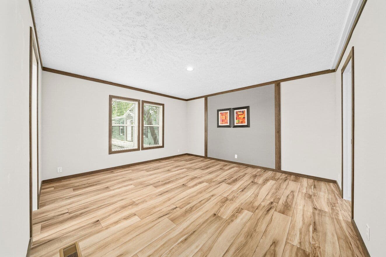 Warrior 32563f bedroom home features