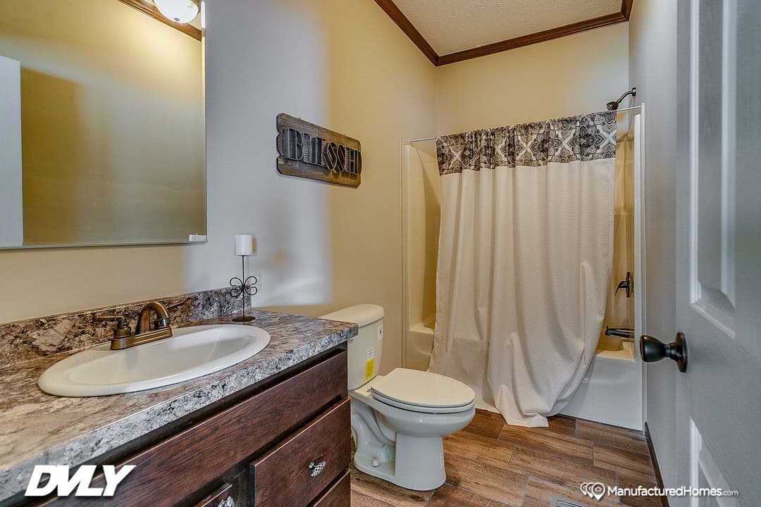 Brooks pointe bathroom home features