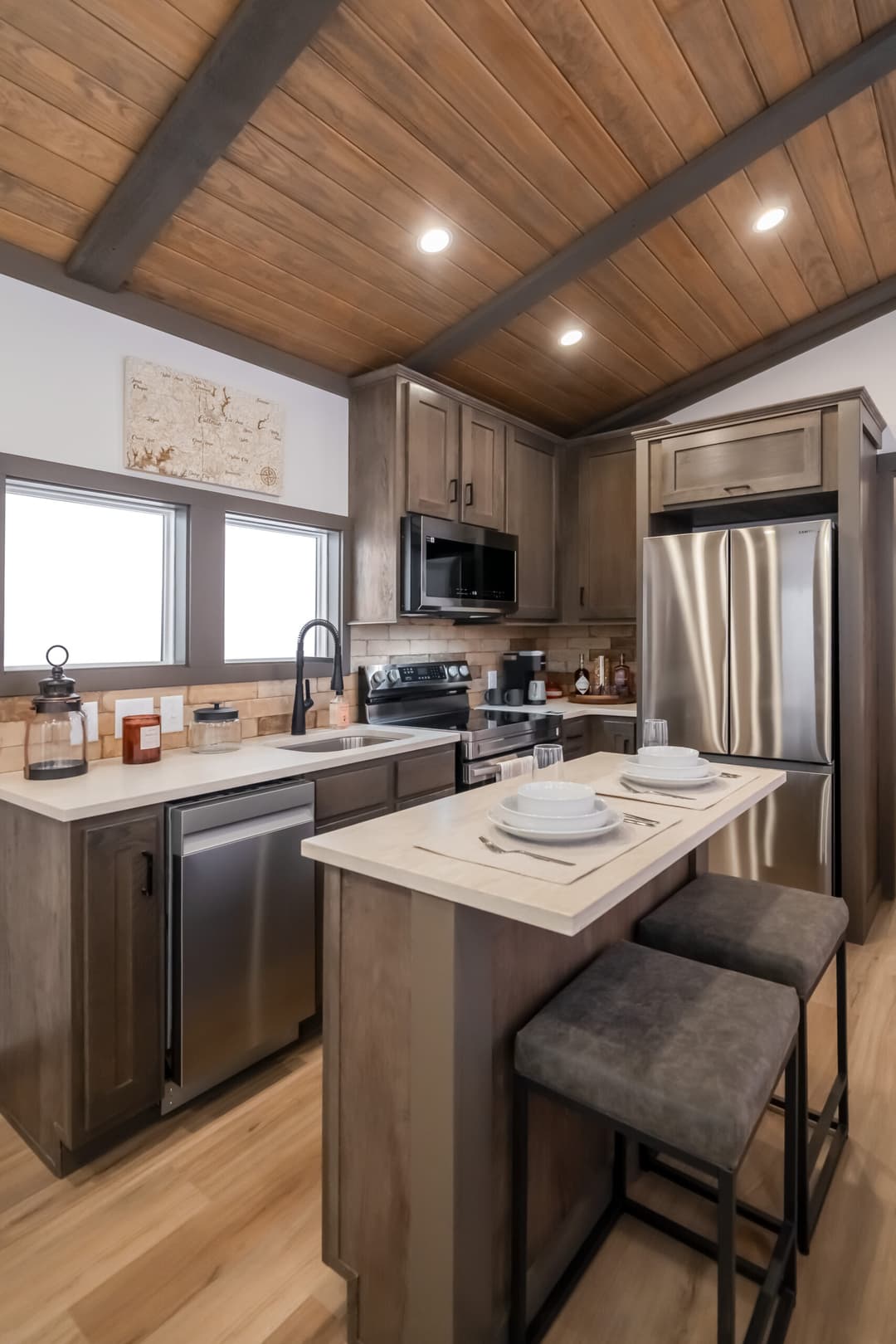 Skyway kitchen home features