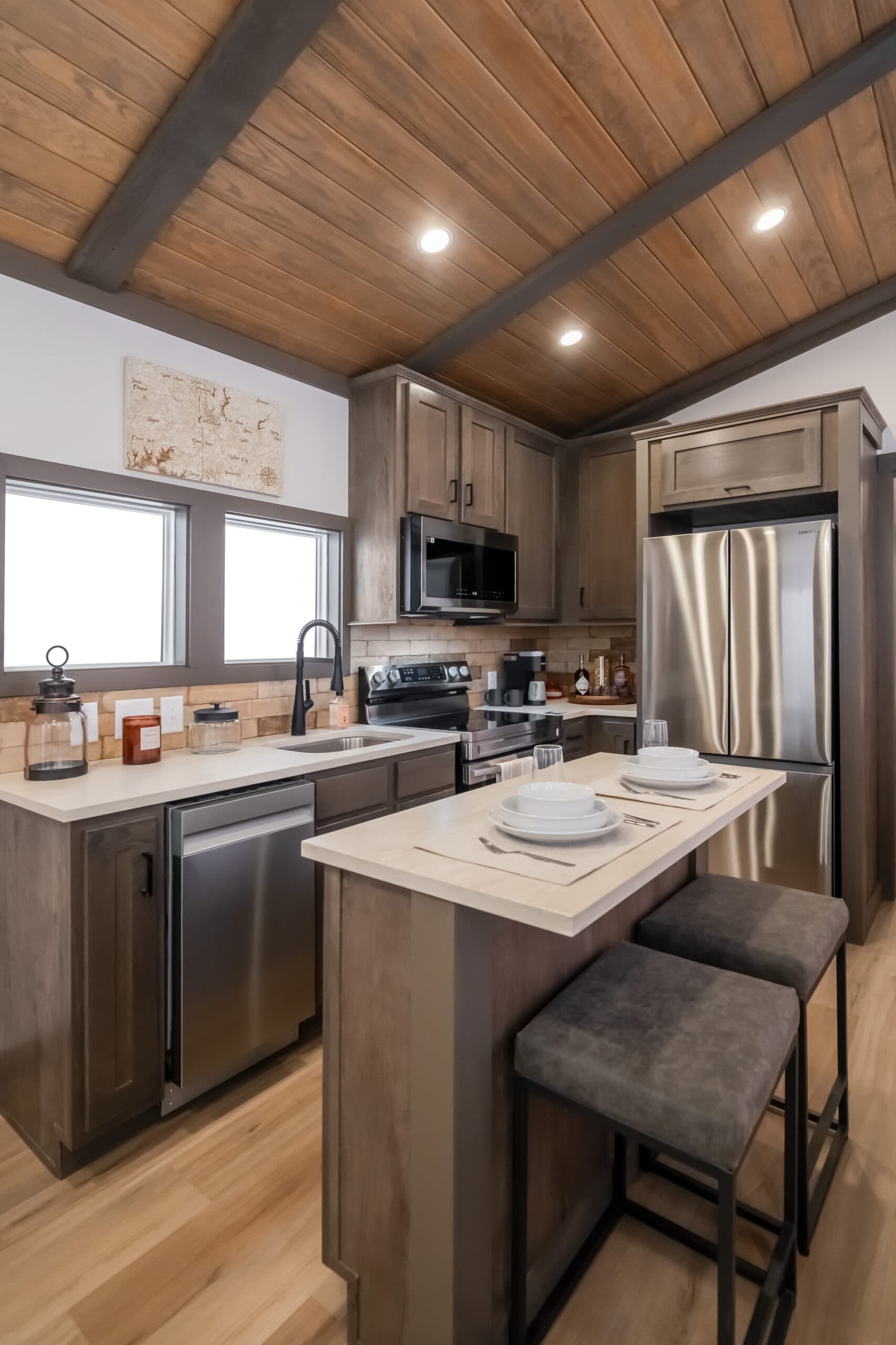 Skyway kitchen home features