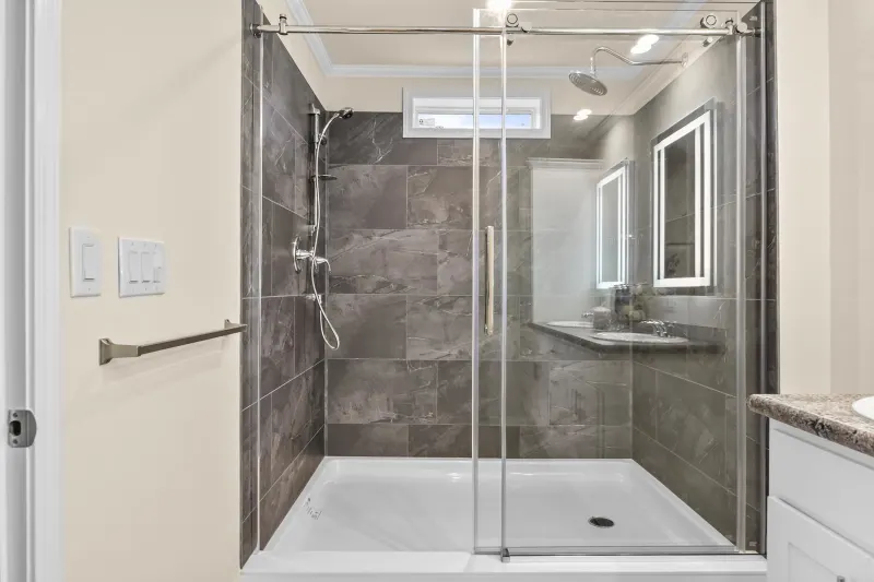 Skyliner ii q110 bathroom home features