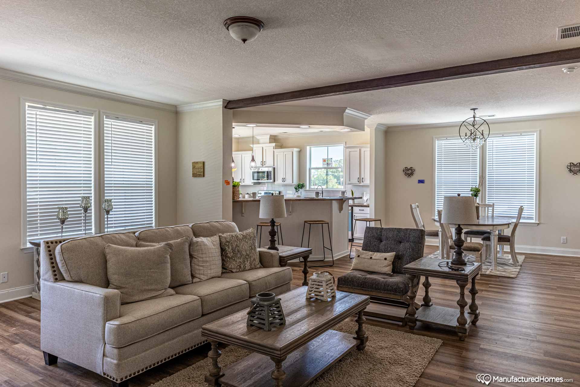 Azalea i interior home features