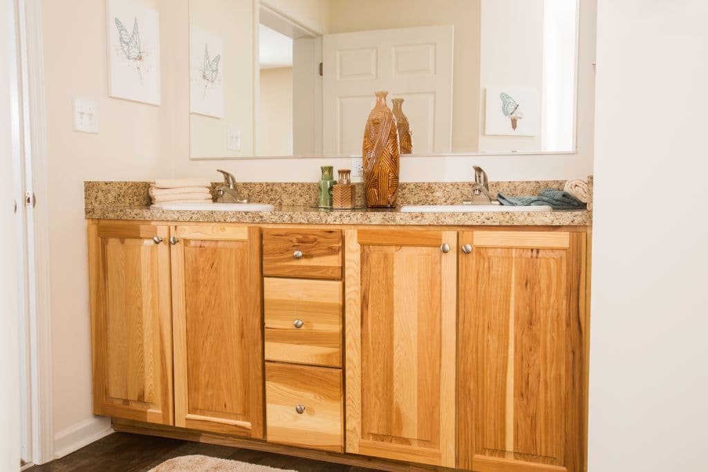 Raven max 28 28763b bathroom home features