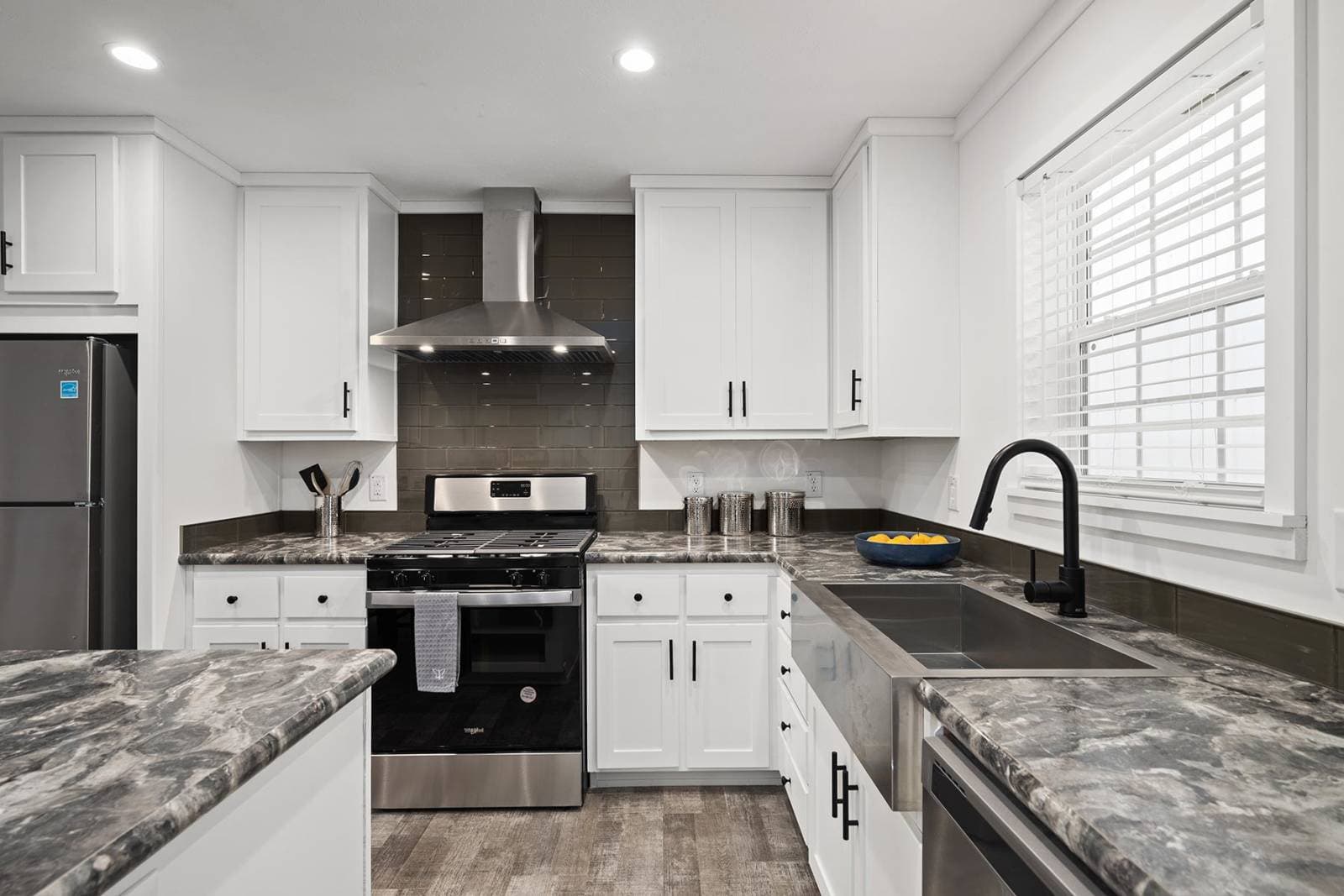 Aspire kitchen home features