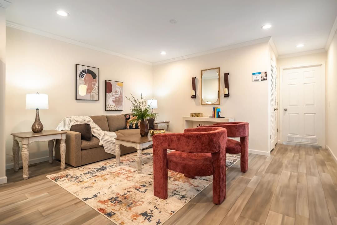 Surfside interior home features