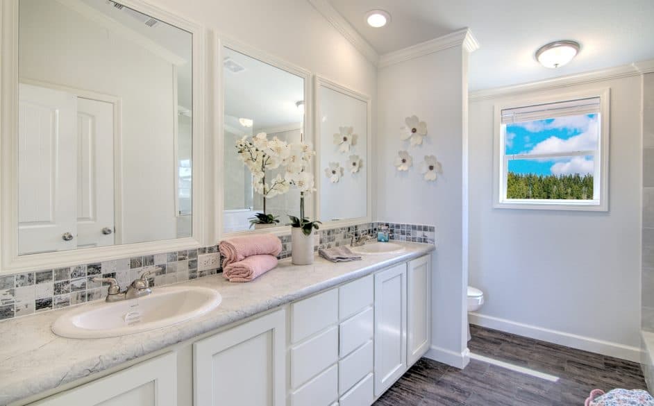 Falcon l40ep8 bathroom home features