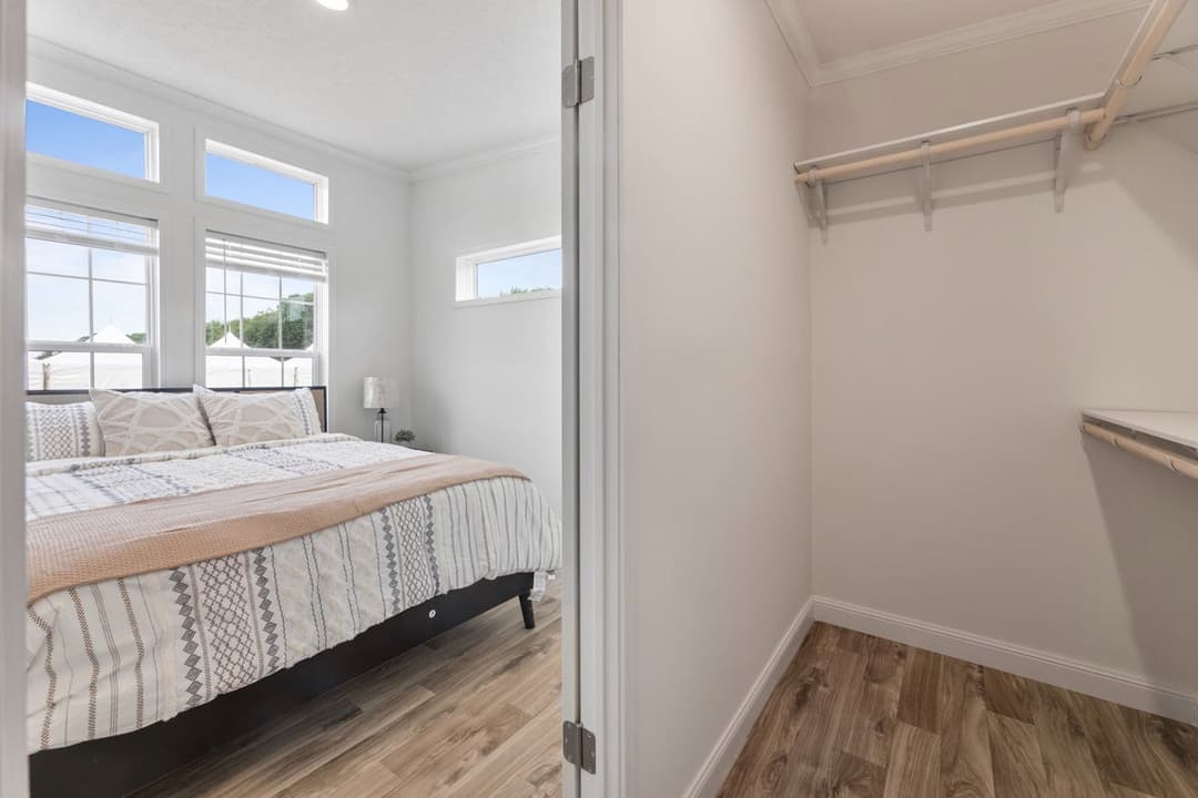 Blue ridge duplex bedroom home features