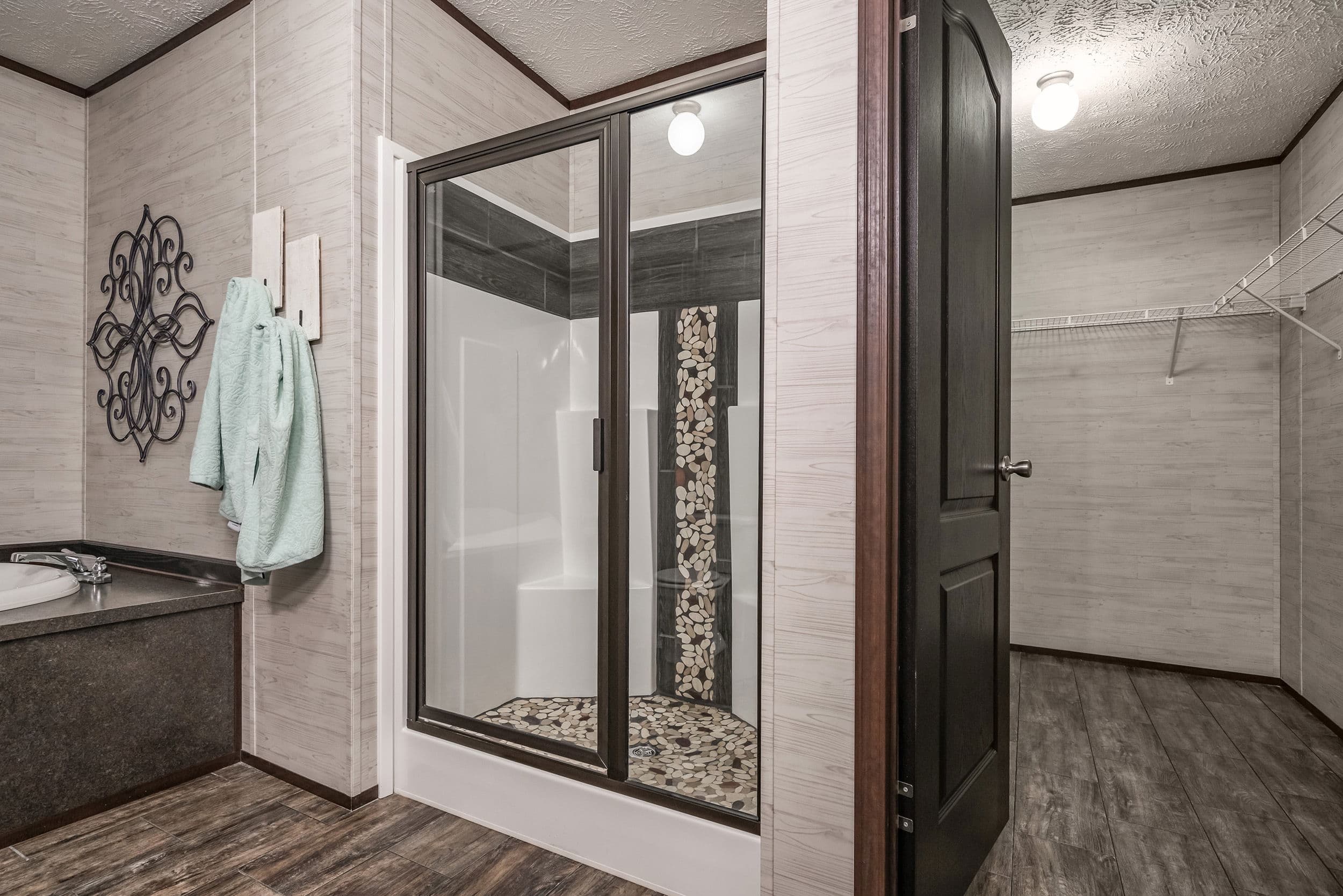 Md-35-32 bathroom home features